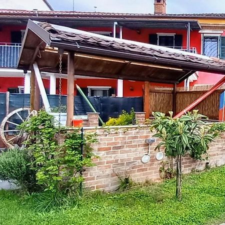 Casa Appartamento Vacanze La Fermata Delle Rondini Castello di Annone Eksteriør billede