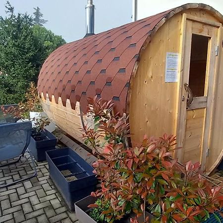 Casa Appartamento Vacanze La Fermata Delle Rondini Castello di Annone Eksteriør billede