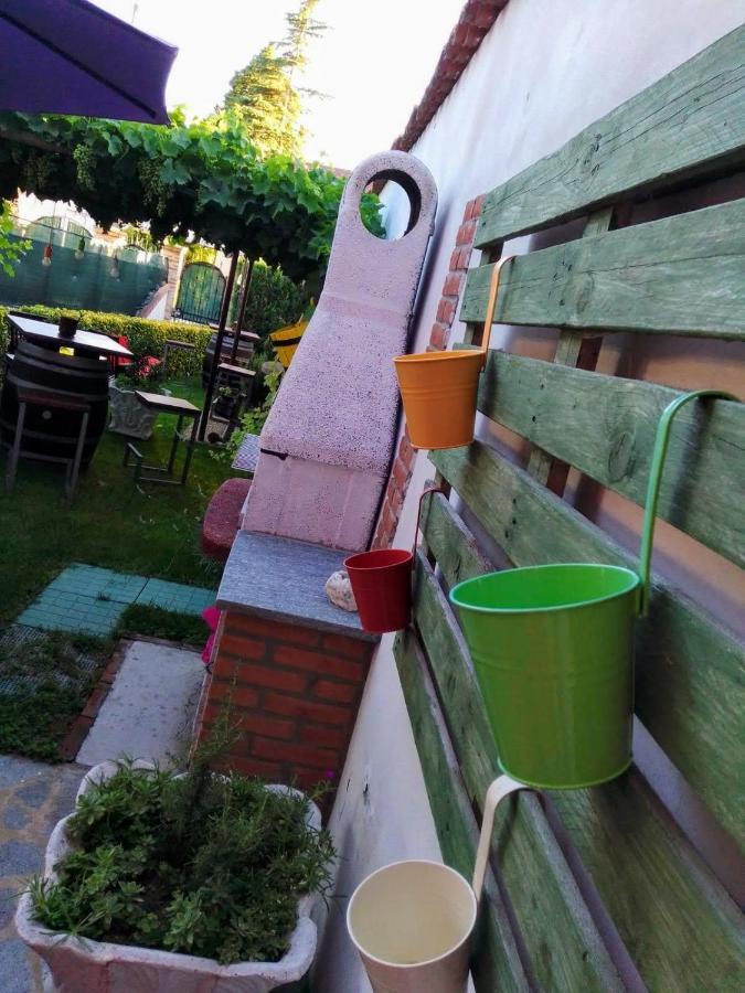 Casa Appartamento Vacanze La Fermata Delle Rondini Castello di Annone Eksteriør billede