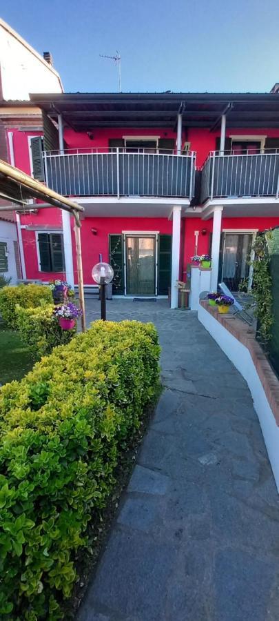 Casa Appartamento Vacanze La Fermata Delle Rondini Castello di Annone Eksteriør billede