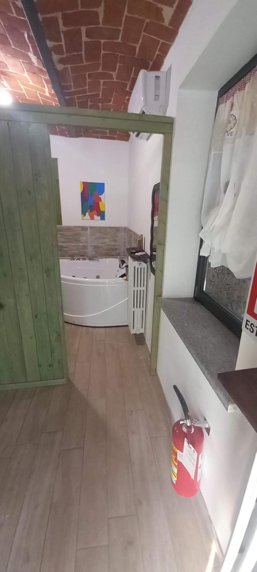 Casa Appartamento Vacanze La Fermata Delle Rondini Castello di Annone Eksteriør billede