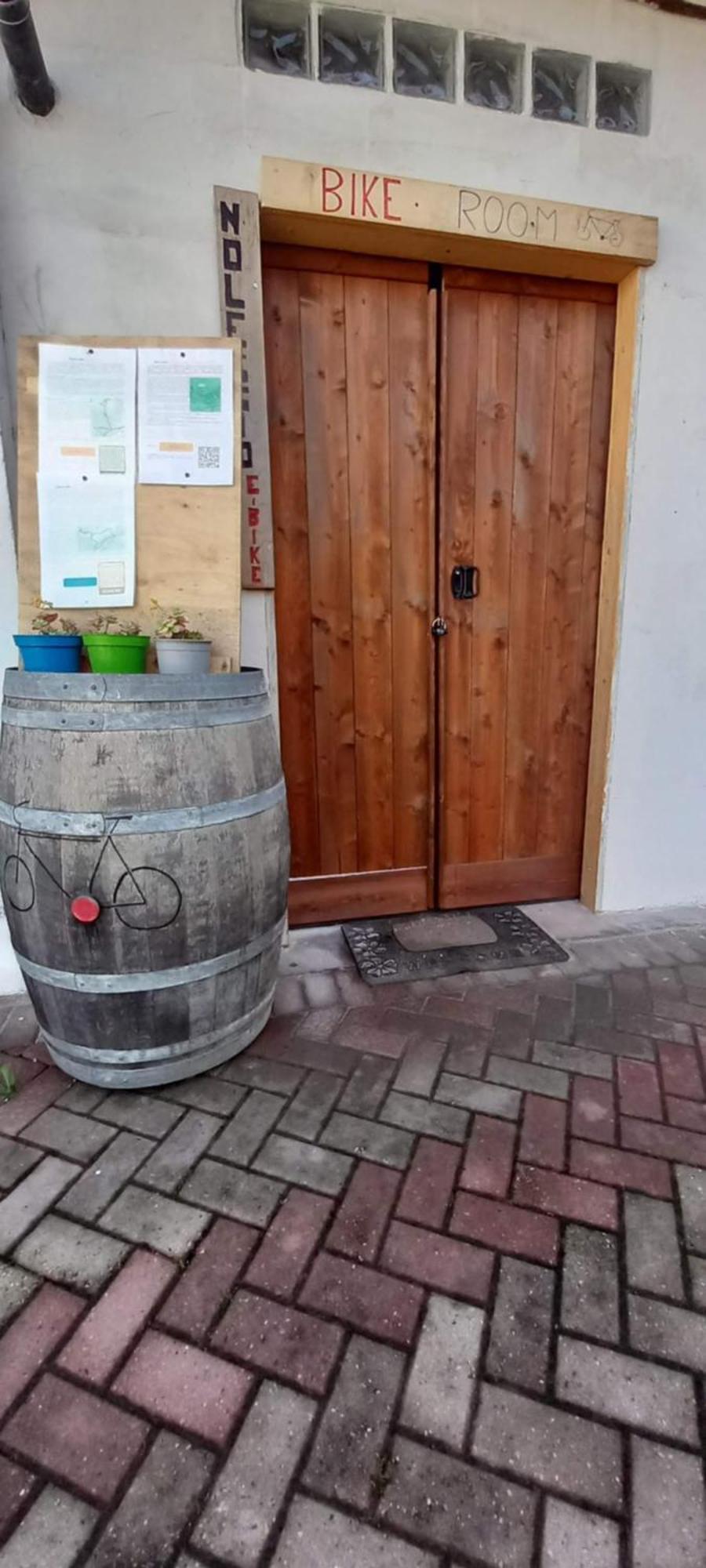 Casa Appartamento Vacanze La Fermata Delle Rondini Castello di Annone Eksteriør billede